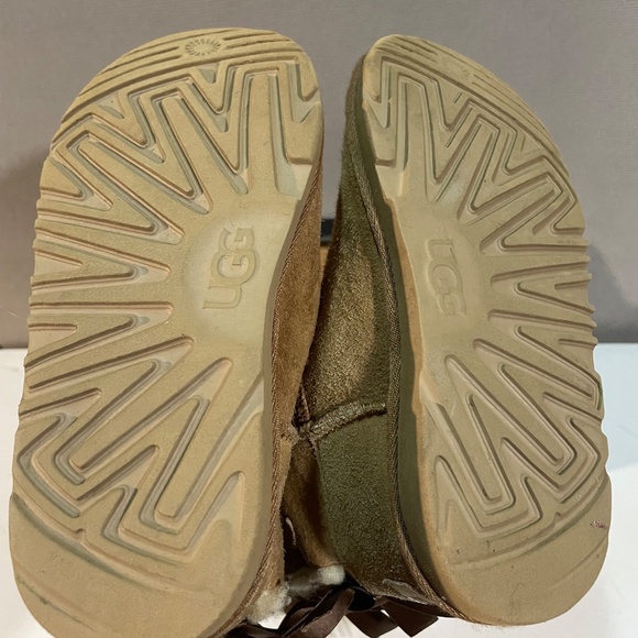 UGG Bailey Bow II Boot Size 2 - Picture 7 of 7